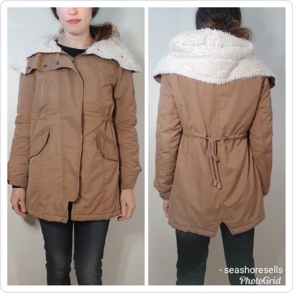 Etam Weekend Jackets & Blazers - ⬇️$20 Etam Weekend ▪tan eyelet detail utility coat